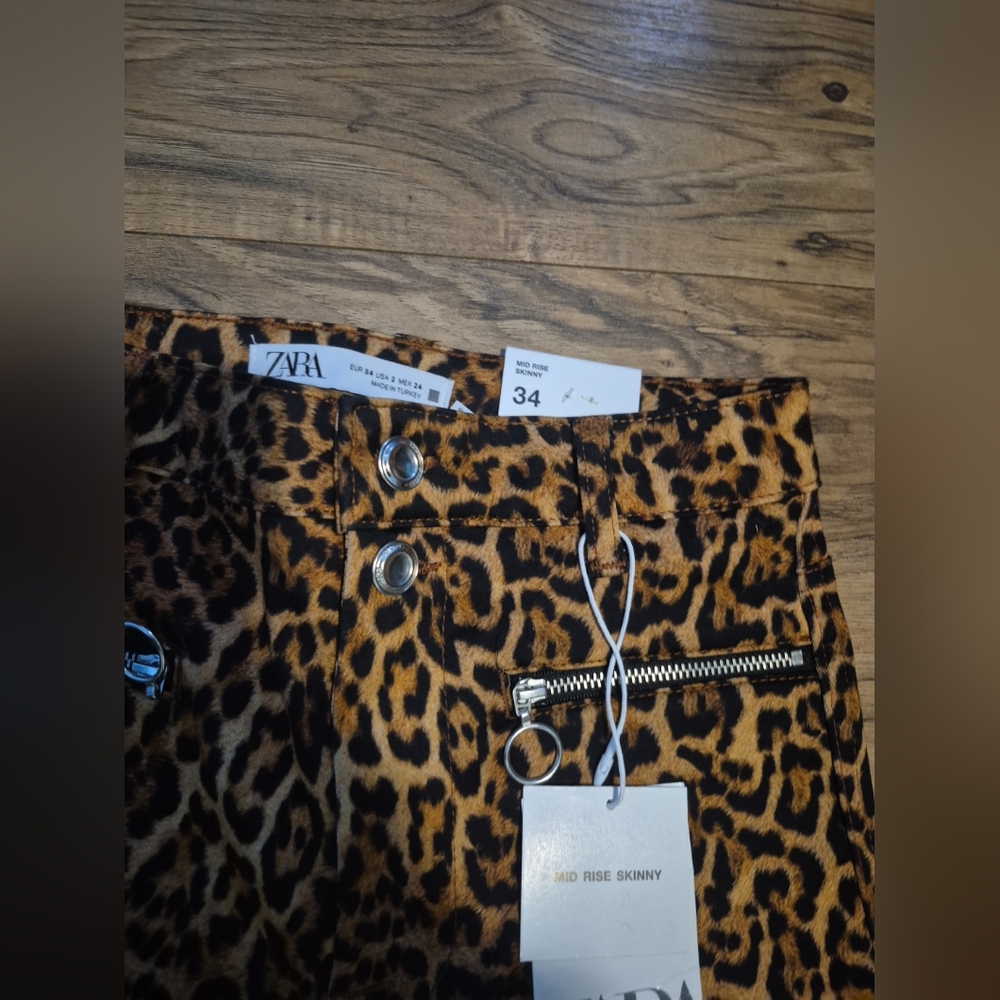 Zara Leopard Print Pants with Zipper Details - Picture 6 of 9